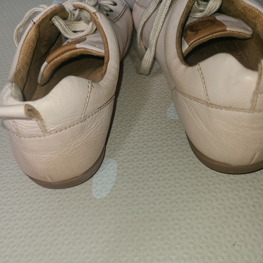 Born Women's Blush Lace-Up Sneakers - Picture 5 of 8